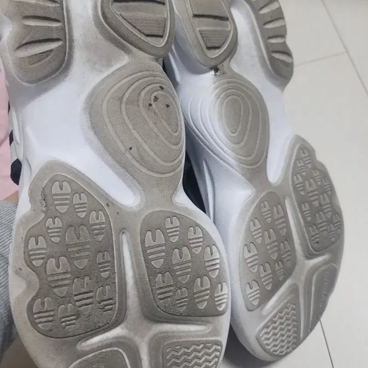[BUNJANG] Adidas Striped Slides Sandals / 아디다스 삼선 스트라이프 슬리퍼 샌들240~245