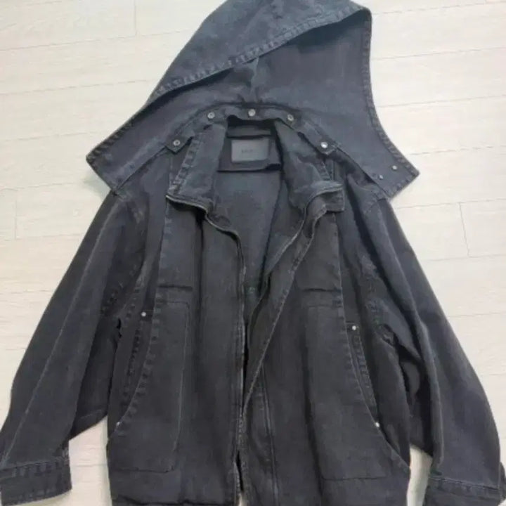 [BUNJANG] Songzio Collection High Neck 3D Denim Hooded Trucker Jacket / 송지오 컬렉션 하이넥3D 데님 후드 트러커