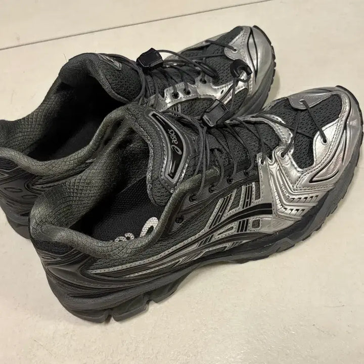 [BUNJANG] Asics Gel Kayano 14 Silver Moon Sneakers / 아식스 젤 카야노 14 실버 문 250