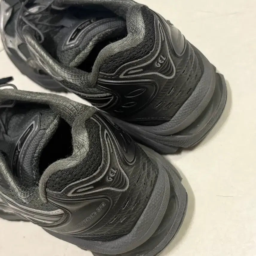 [BUNJANG] Asics Gel Kayano 14 Silver Moon Sneakers / 아식스 젤 카야노 14 실버 문 250