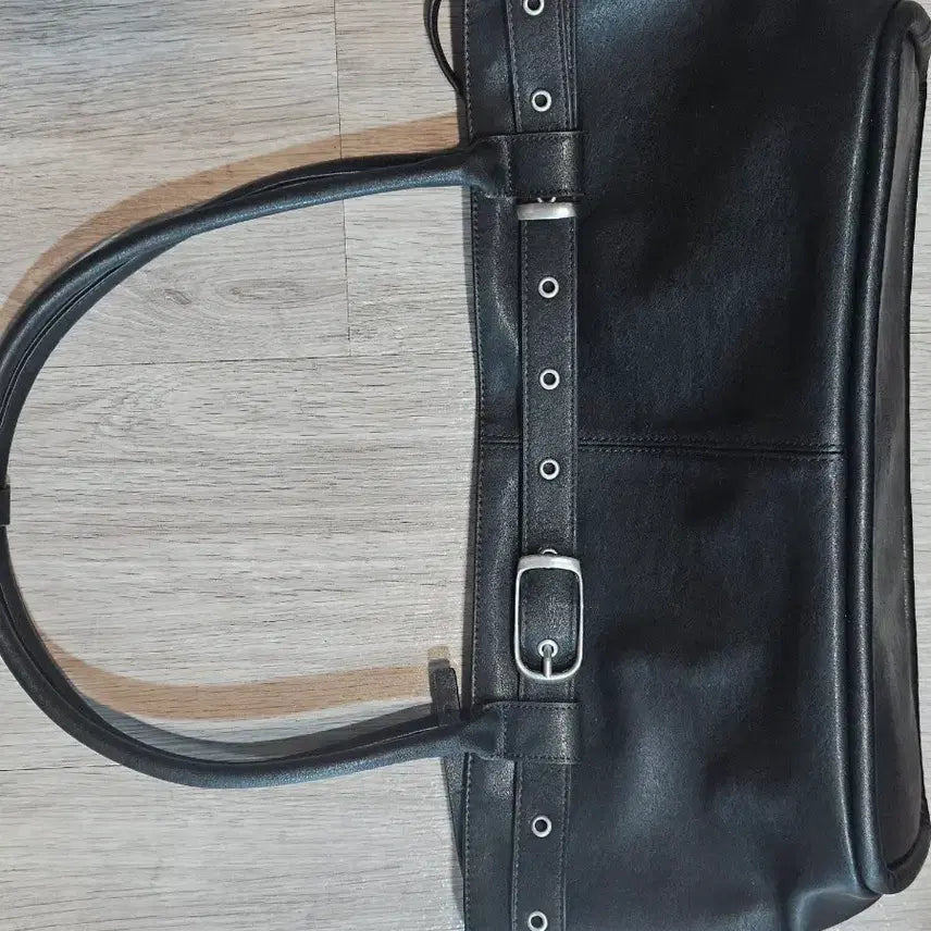 [BUNJANG] Yeomim Belted Boat Bag - Black / 여밈 벨티드 보트 백 블랙