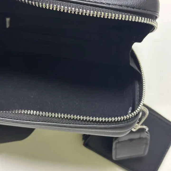 [BUNJANG] Black Mini Crossbody Bag &amp; Card Wallet Set / 블랙 미니 크로스백 &amp; 카드지갑 세트