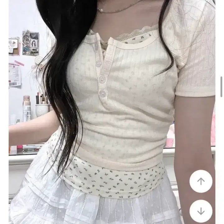 [BUNJANG] Som-sa-tang Roll Layered Short Sleeve T-shirt / 솜사탕롤 레이어드 반팔티 에겐녀룩 판매
