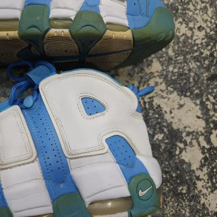 [BUNJANG] Nike Air More Uptempo University Blue Sneakers / 나이키 에어모어 업템포 유니버시티블루 255