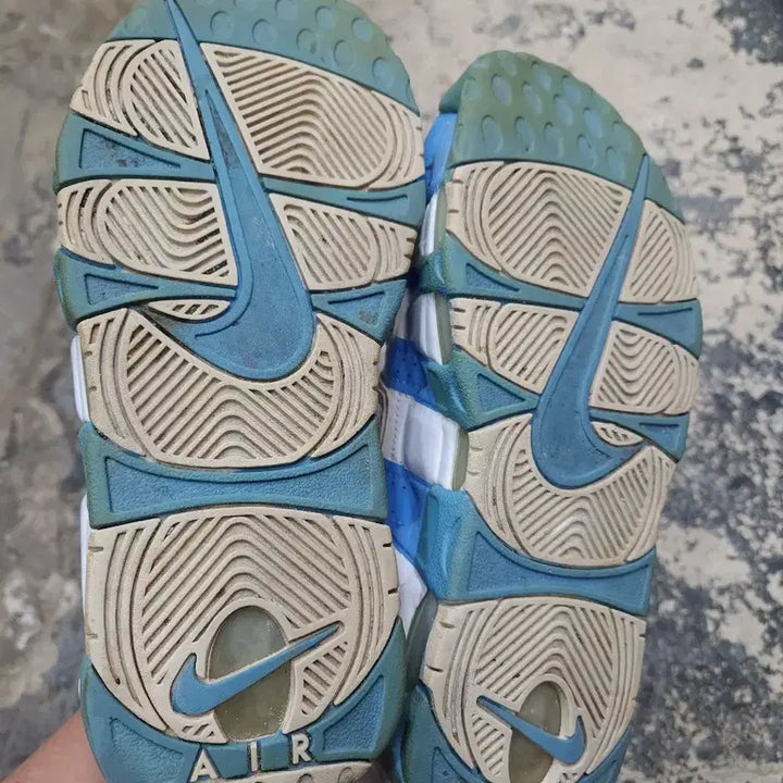 [BUNJANG] Nike Air More Uptempo University Blue Sneakers / 나이키 에어모어 업템포 유니버시티블루 255