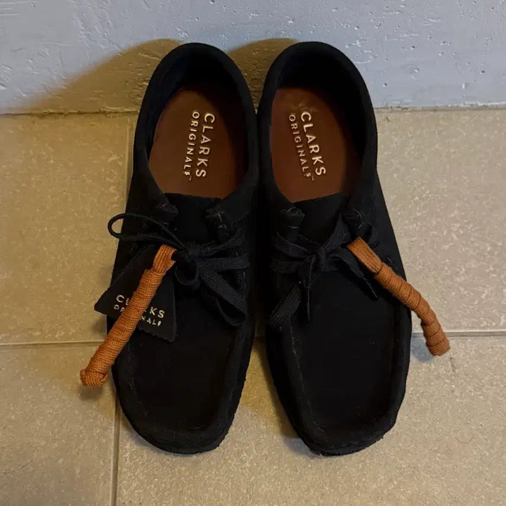 [BUNJANG] Clarks Wallabee Black US 6.0 Shoes / 클락스 왈라비 블랙 230 (UK 4)