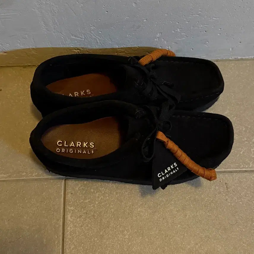 [BUNJANG] Clarks Wallabee Black US 6.0 Shoes / 클락스 왈라비 블랙 230 (UK 4)