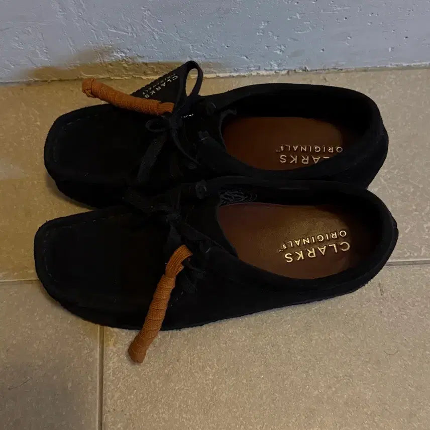 [BUNJANG] Clarks Wallabee Black US 6.0 Shoes / 클락스 왈라비 블랙 230 (UK 4)