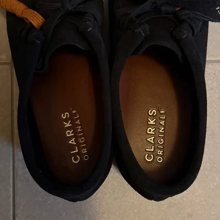 [BUNJANG] Clarks Wallabee Black US 6.0 Shoes / 클락스 왈라비 블랙 230 (UK 4)