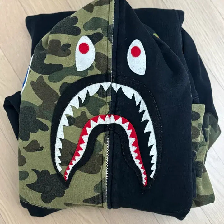 [BUNJANG] BAPE Shark Camo/Black Hoodie / 베이프 샤크 후드집업 카모/블랙