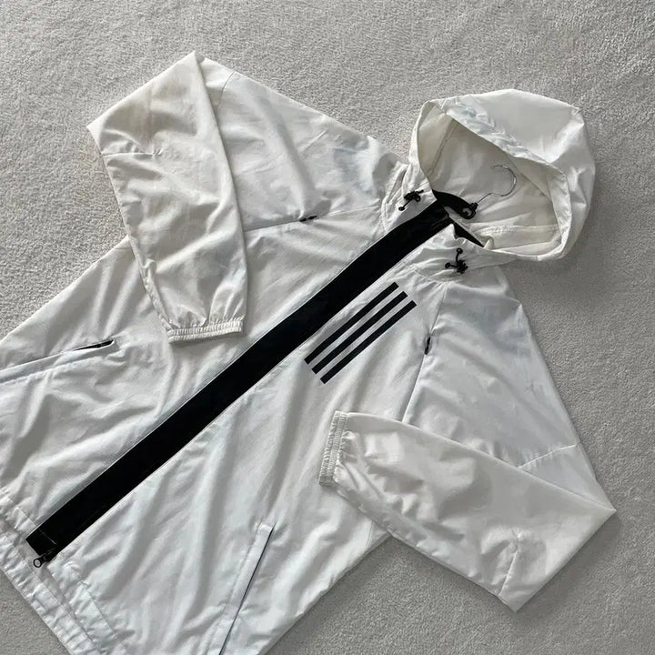[BUNJANG] Adidas Windbreaker Jacket (Size L) / L 아디다스 윈드 바람막이 100
