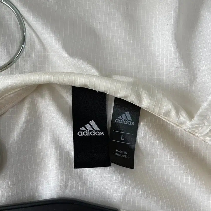 [BUNJANG] Adidas Windbreaker Jacket (Size L) / L 아디다스 윈드 바람막이 100