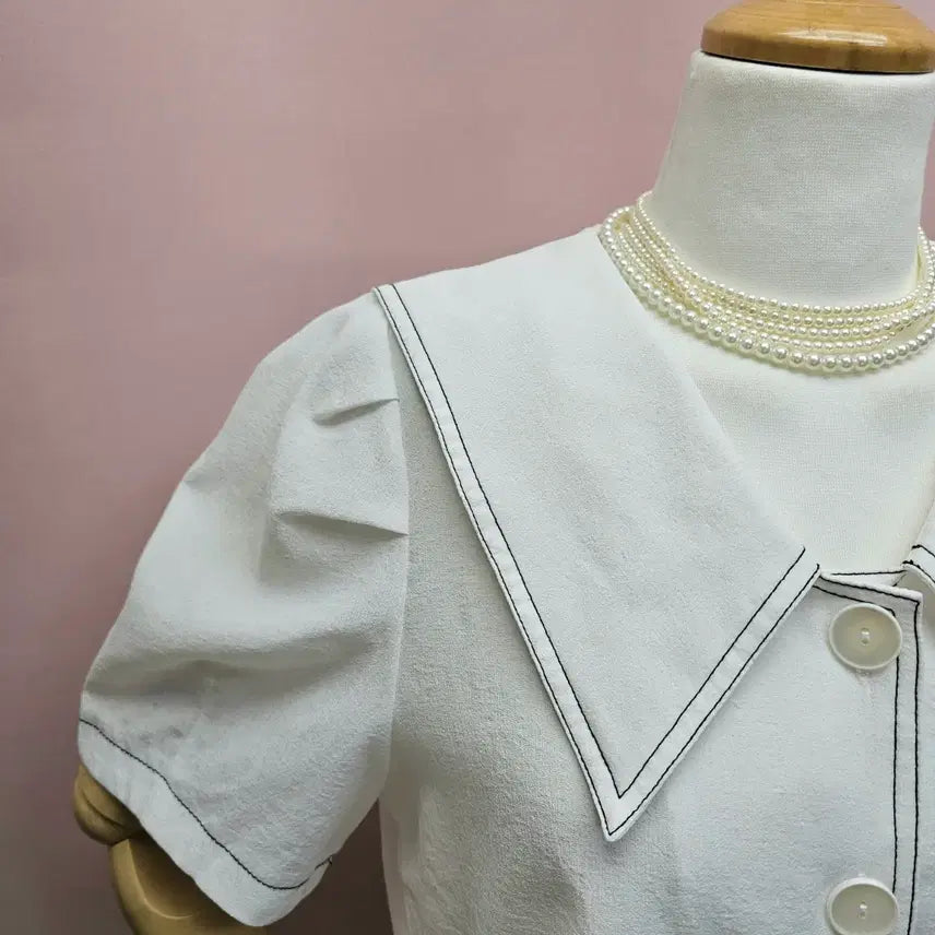 [SOLD OUT] 세일러카라 라인 퍼프 블라우스