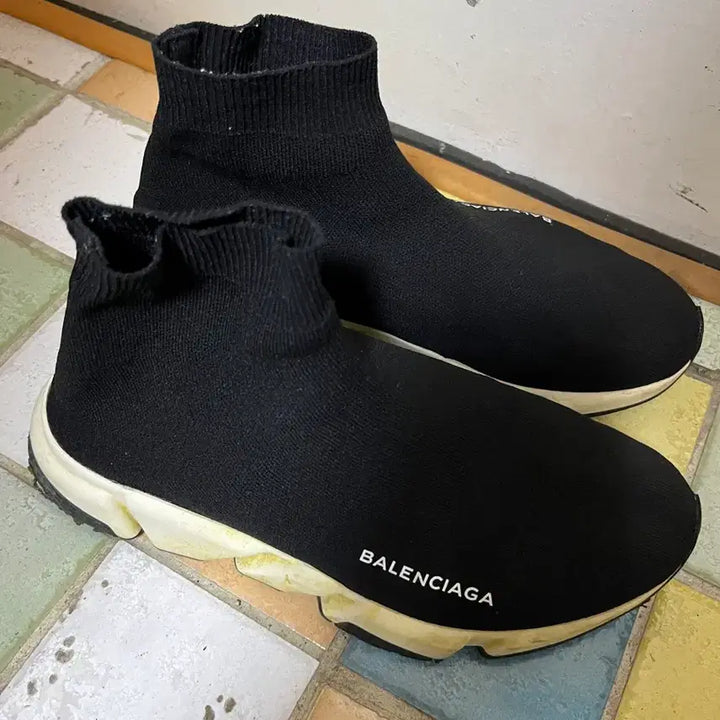 [BUNJANG] Balenciaga Speedrunner Black Sneakers / 발렌시아가 스피드러너 블랙 스니커즈 40(255)