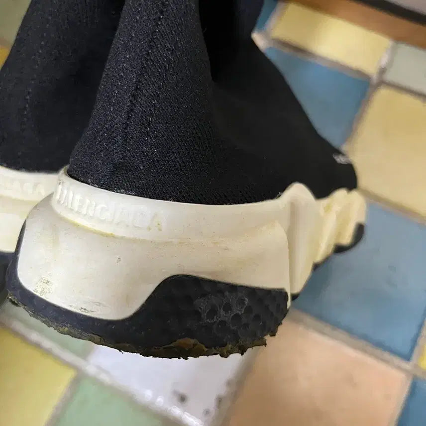 [BUNJANG] Balenciaga Speedrunner Black Sneakers / 발렌시아가 스피드러너 블랙 스니커즈 40(255)