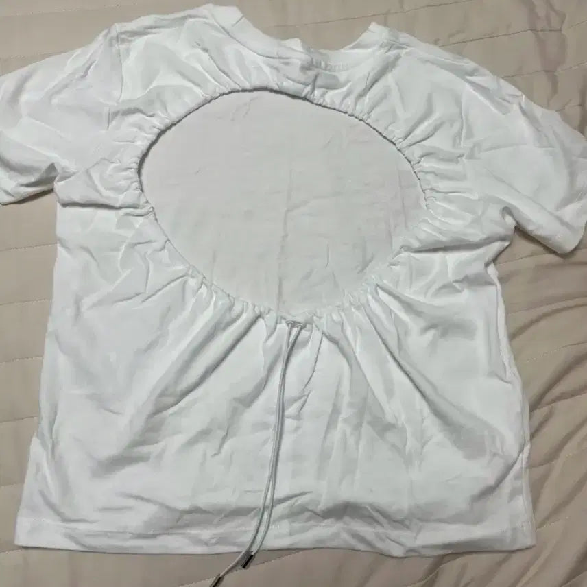 [BUNJANG] Cut Out Shirring Top (White) / 컷 아웃 셔링 티(화이트)