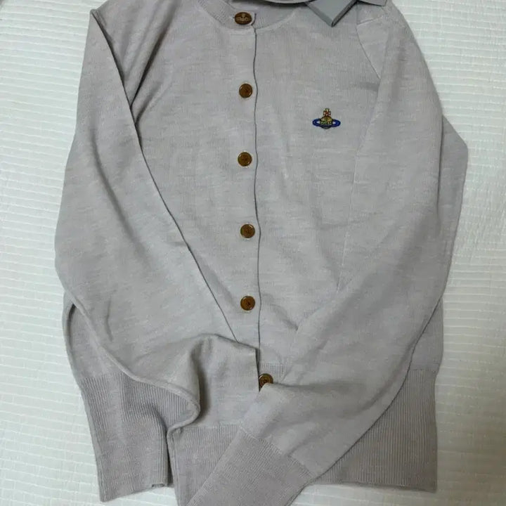 [BUNJANG] Vivienne Westwood Bea Cardigan Beige Gray / 새상품 S 비비안 웨스트우드 베아 가디건 베이지 그레이