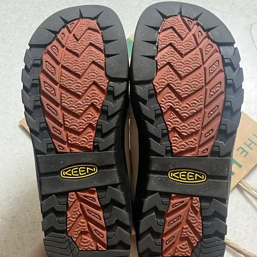 [SOLD OUT] Keen 킨 재스퍼 락스 260