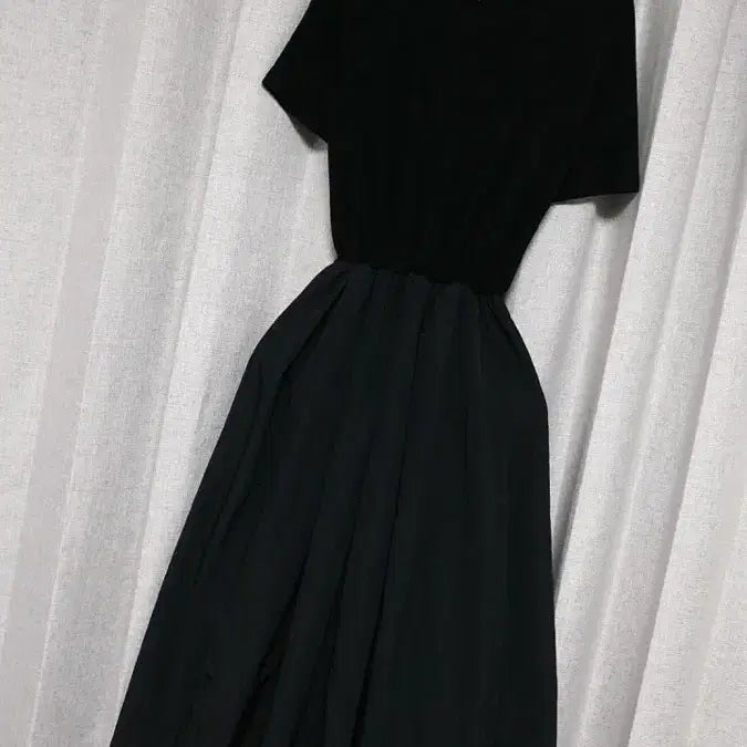 [SOLD OUT] 블랙 바스락배색 롱 원피스