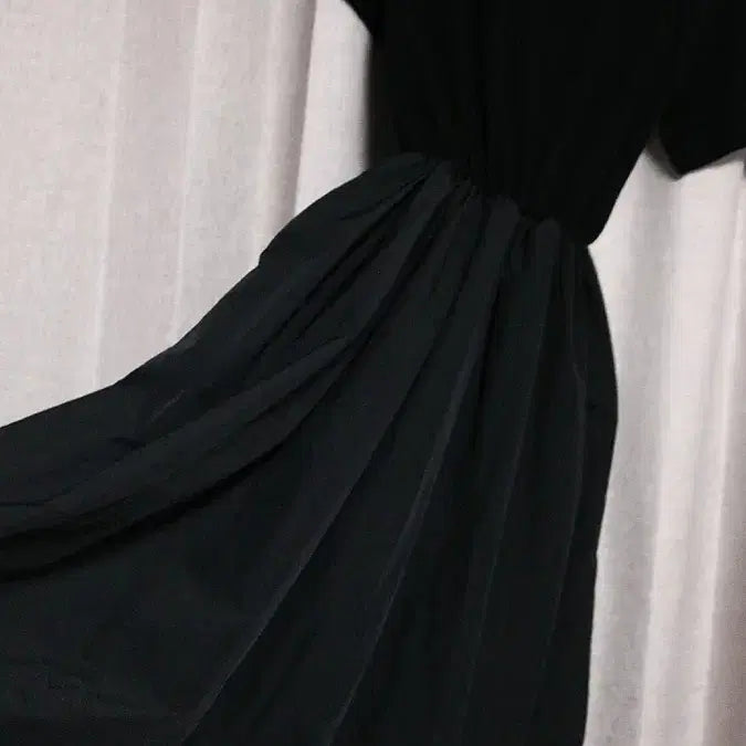 [SOLD OUT] 블랙 바스락배색 롱 원피스
