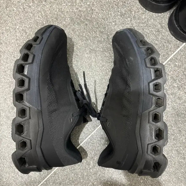 [BUNJANG] On Running x Post Archive Faction Cloudmonster 2 Black Sneakers / 온 러닝 x 포스트 아카이브 팩션 (Paf) 클라우드몬스터 2 블랙 스니