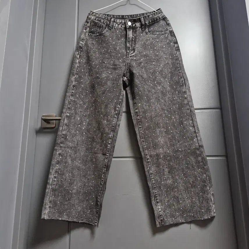 [BUNJANG] Black Wide Denim 29 inch Jeans / 전체 큐빅 영롱한 블랙와이드 데님 29인치.새상품