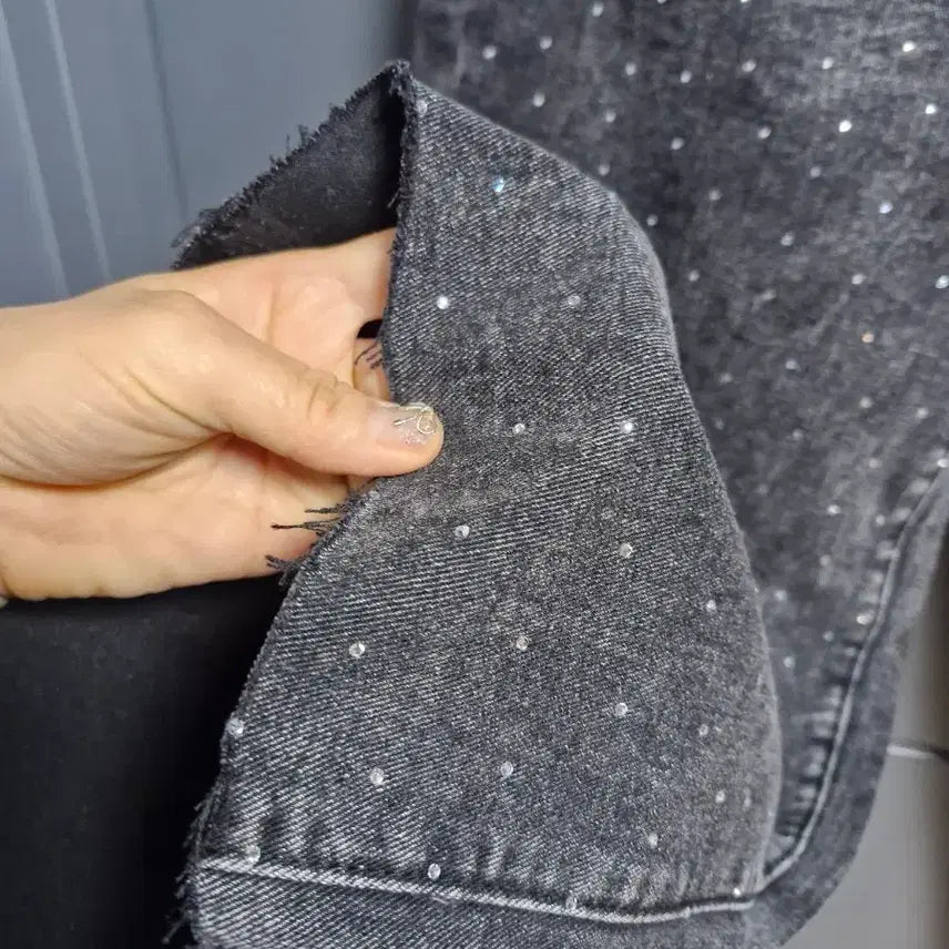 [BUNJANG] Black Wide Denim 29 inch Jeans / 전체 큐빅 영롱한 블랙와이드 데님 29인치.새상품