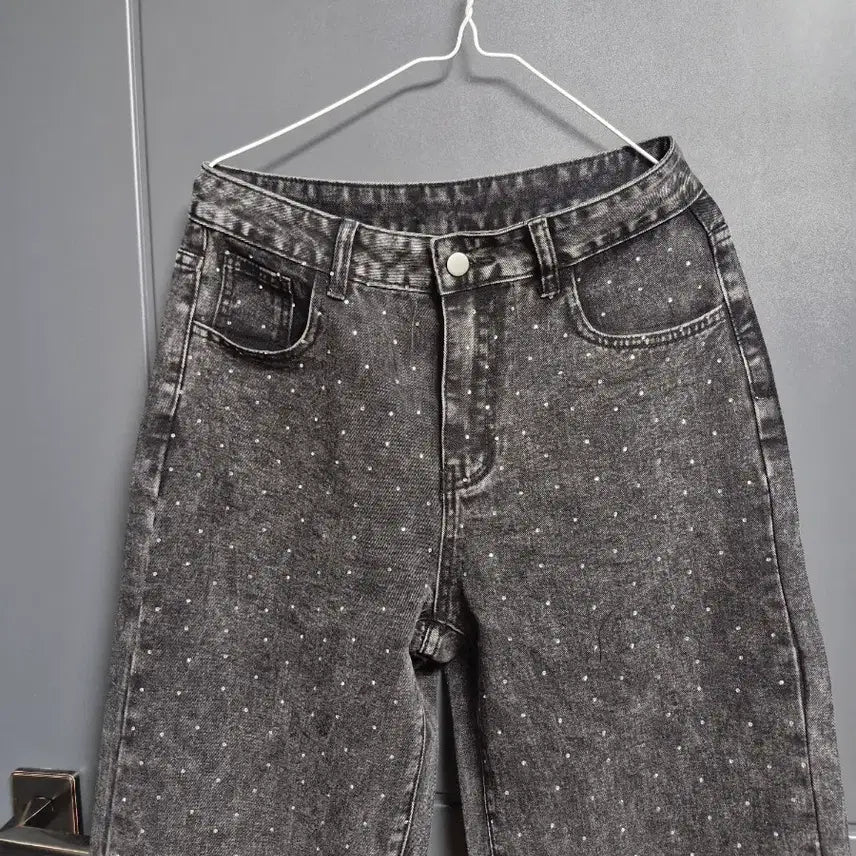 [BUNJANG] Black Wide Denim 29 inch Jeans / 전체 큐빅 영롱한 블랙와이드 데님 29인치.새상품