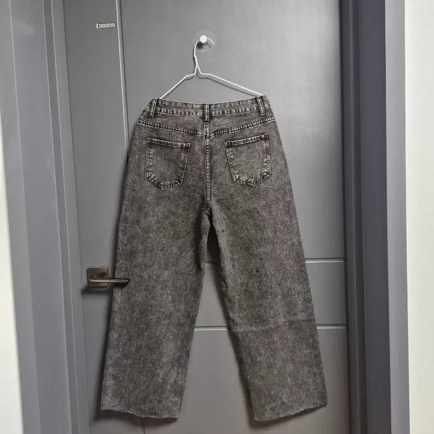 [BUNJANG] Black Wide Denim 29 inch Jeans / 전체 큐빅 영롱한 블랙와이드 데님 29인치.새상품