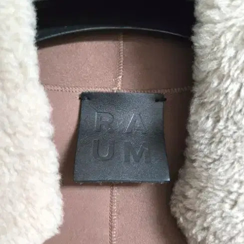 [BUNJANG] Raum Beige Fur Long Coat / 라움 베이지 퍼 롱 코트