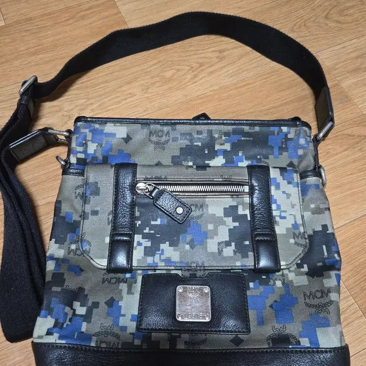[BUNJANG] MCM Camo Crossbody Bag / MCM 정품 카모 크로스백