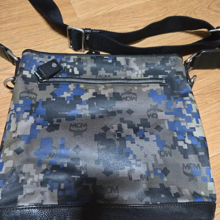 [BUNJANG] MCM Camo Crossbody Bag / MCM 정품 카모 크로스백