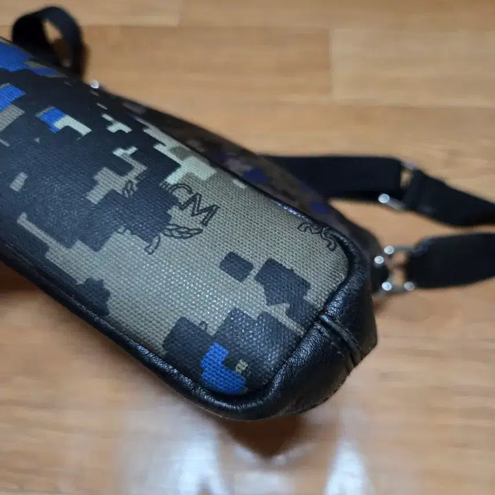 [BUNJANG] MCM Camo Crossbody Bag / MCM 정품 카모 크로스백