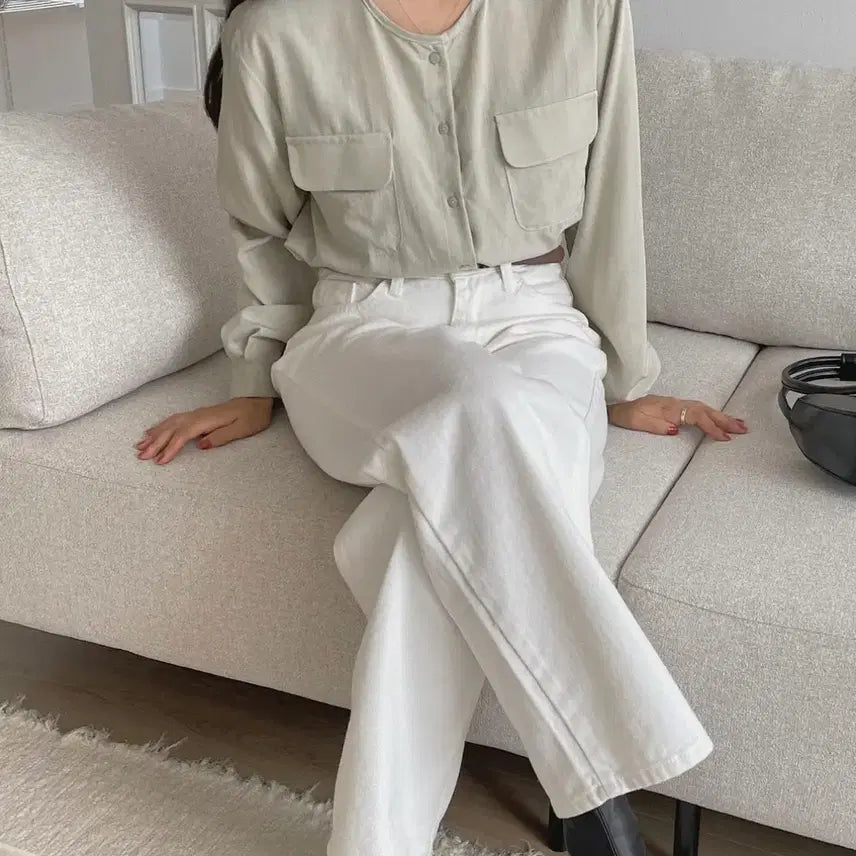 [BUNJANG] Round Neck Pocket Button Loose Crop Blouse / 봄 라운드넥 포켓 단추 루즈핏 크롭 블라우스 에이블리 지그재그