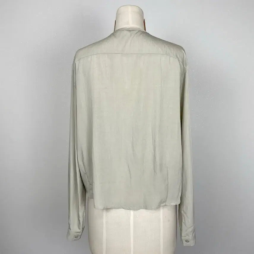 [BUNJANG] Round Neck Pocket Button Loose Crop Blouse / 봄 라운드넥 포켓 단추 루즈핏 크롭 블라우스 에이블리 지그재그