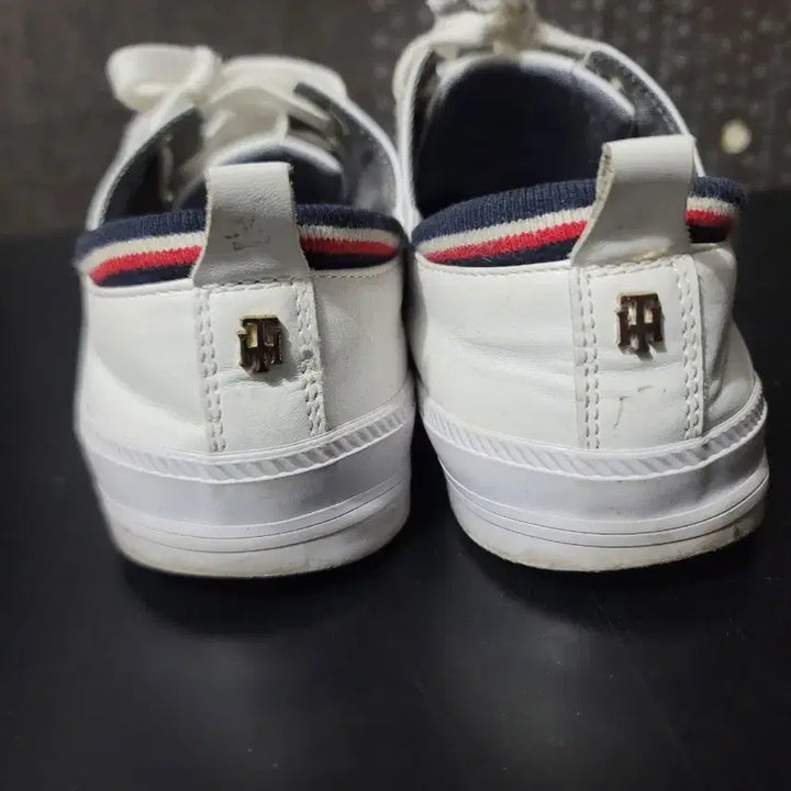 [SOLD OUT] 타미힐피거 흰색 스니커즈(235cm /US 6 1/2)