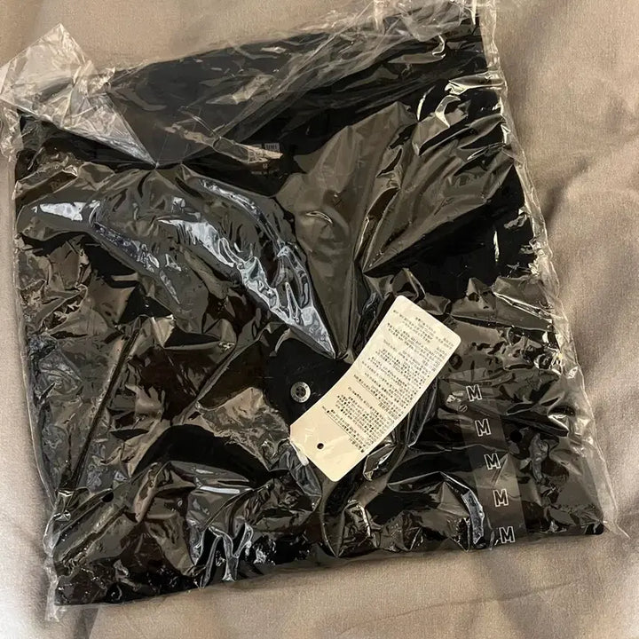 [SOLD OUT] 유니클로 PK 카라티 검정 M 새제품