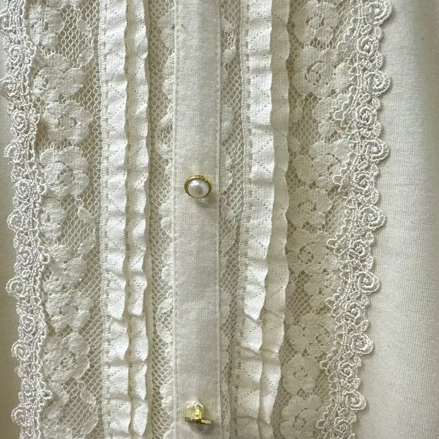 [BUNJANG] Axes Femme Ivory Lace Frill Collar Blouse / 엑시즈팜 Axes Femme 아이보리 레이스 프릴 카라 블라우스