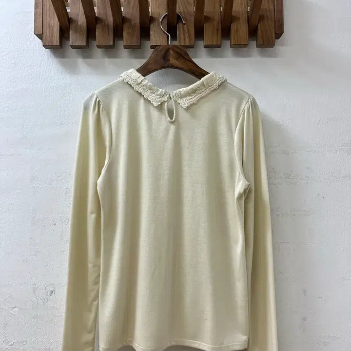 [BUNJANG] Axes Femme Ivory Lace Frill Collar Blouse / 엑시즈팜 Axes Femme 아이보리 레이스 프릴 카라 블라우스