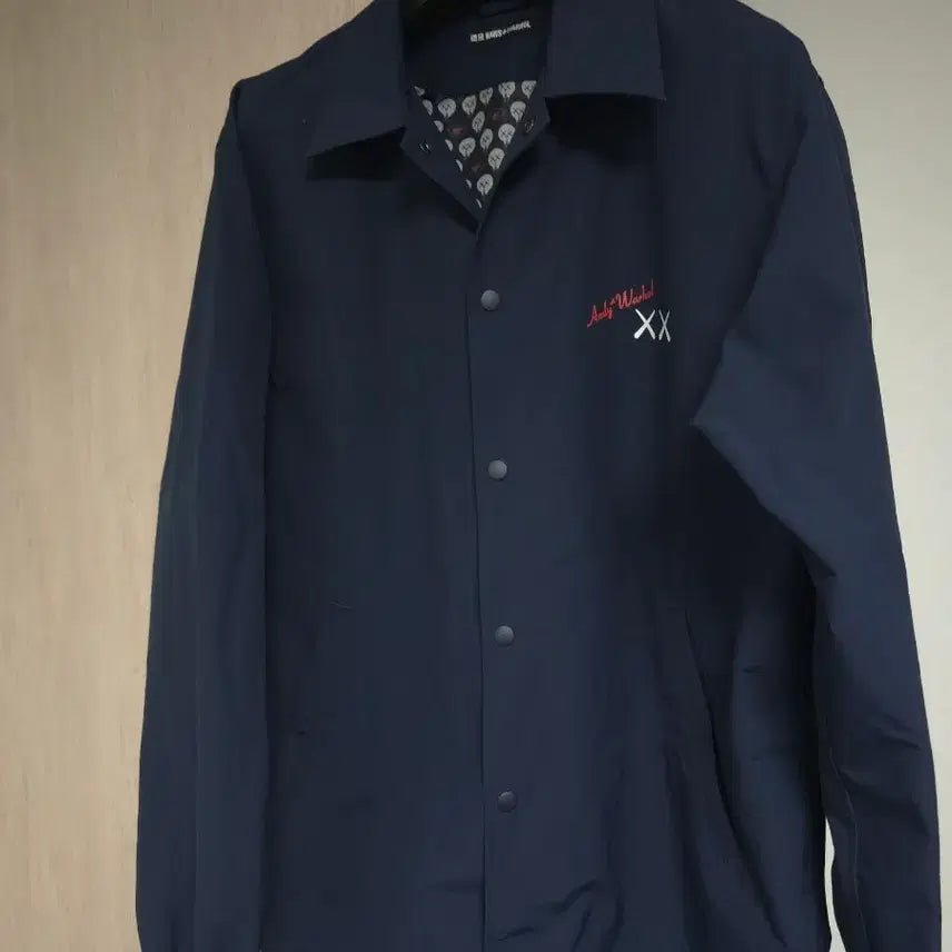 [BUNJANG] Uniqlo x KAWS &amp; Warhol Collaboration Coach Jacket / 유니클로 x 카우스 앤드워홀 콜라보 코치자켓
