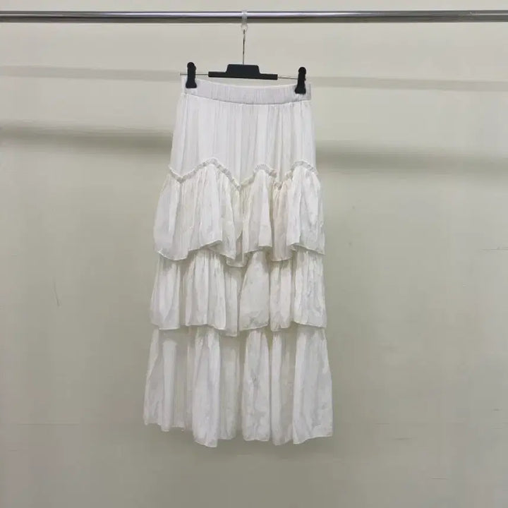 [BUNJANG] No Brand Layered Ruffle Skirt / [노브랜드] 화이트 레이어드 캉캉 밴딩 치마 (허리:24-25)