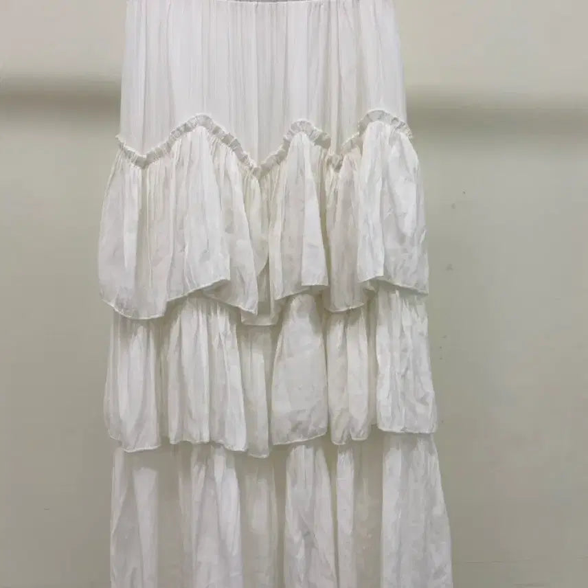[BUNJANG] No Brand Layered Ruffle Skirt / [노브랜드] 화이트 레이어드 캉캉 밴딩 치마 (허리:24-25)