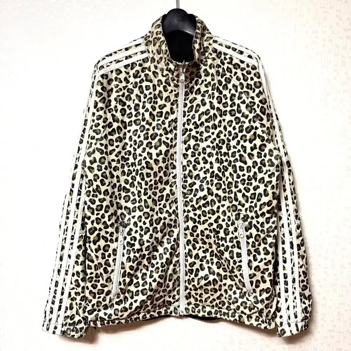 [BUNJANG] Adidas Leopard Reversible Windbreaker Jacket / [XL,105]아디다스 레오파드 삼선 바람막이 자켓 리버시블