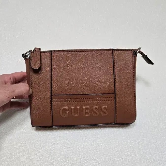 [SOLD OUT] GUESS 게스 가죽 가방 브라운 정가19만