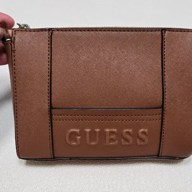 [SOLD OUT] GUESS 게스 가죽 가방 브라운 정가19만