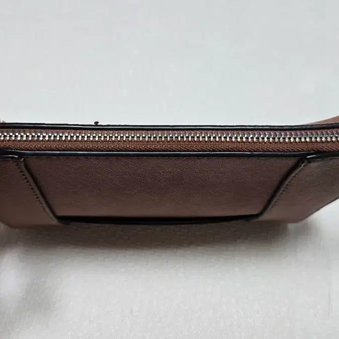 [SOLD OUT] GUESS 게스 가죽 가방 브라운 정가19만