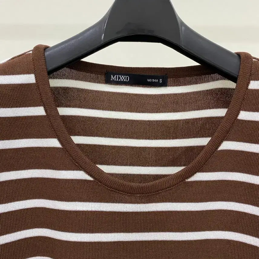 [BUNJANG] MISO Brown Striped Knit Crop Top / [미쏘] 브라운 스트라이프 니트 골지 크롭 반팔티 ( 44추천)