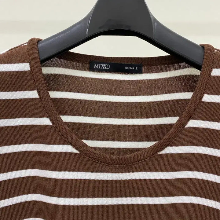 [BUNJANG] MISO Brown Striped Knit Crop Top / [미쏘] 브라운 스트라이프 니트 골지 크롭 반팔티 ( 44추천)
