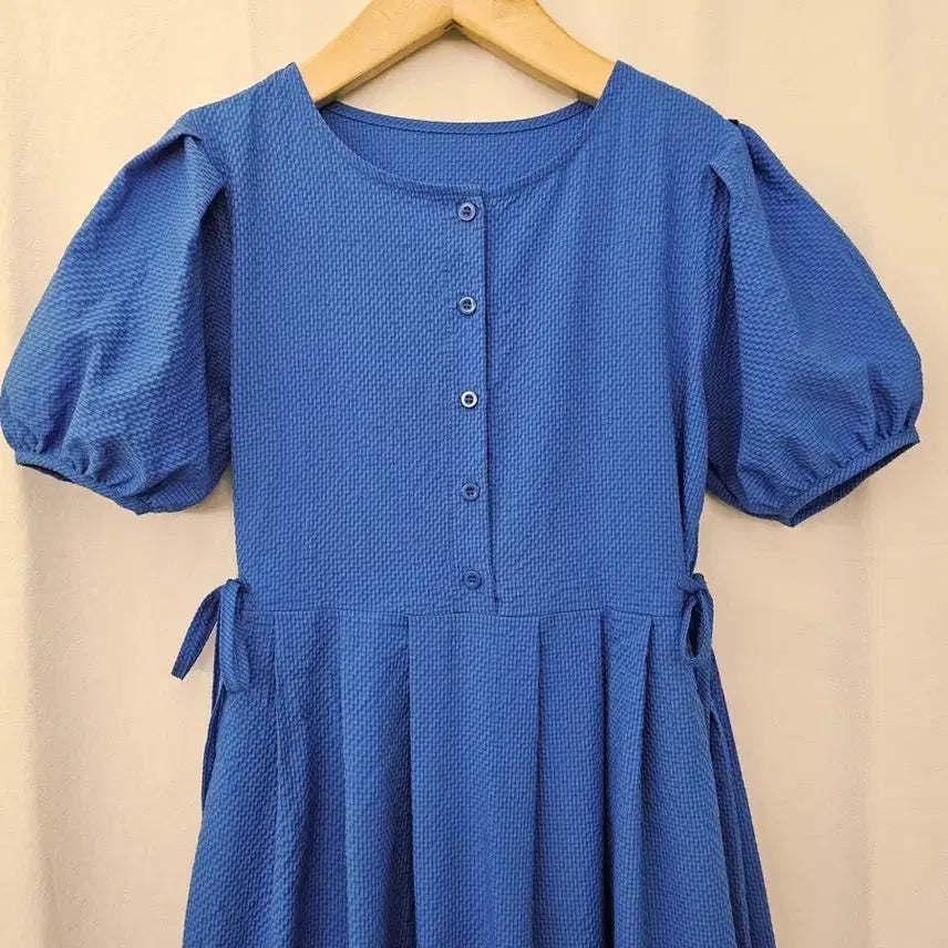 [BUNJANG] Vivid Blue Embossed Puff Sleeve Dress / 비비드 블루 엠보싱 퍼프 원피스 (새옷)