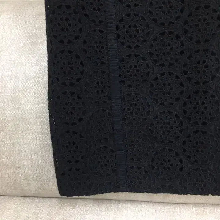 [BUNJANG] Misha Black Lace Punching Detail Dress / 미샤 블랙 시스루넥 펀칭레이스 반팔 원피스